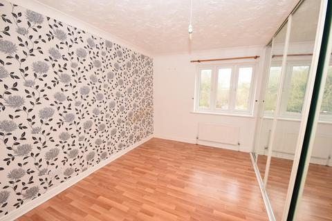 2 bedroom semi-detached house to rent, Epping Way, CM8