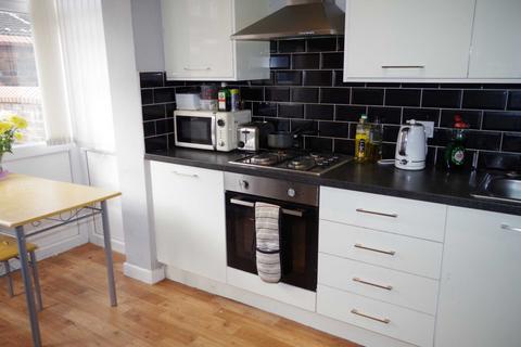 5 bedroom house share to rent - Littleton Road, Salford