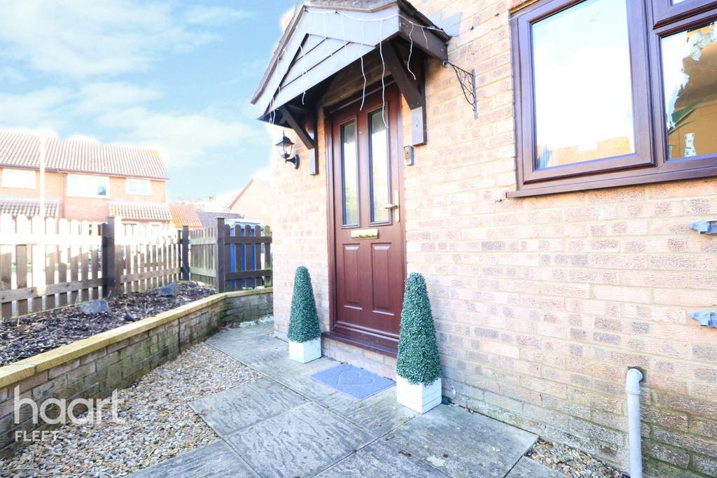 Netherhouse Moor, Fleet 3 bed terraced house £475,000