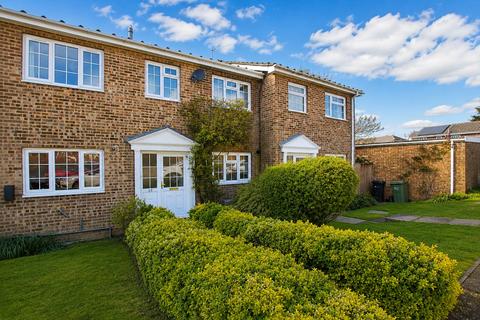 3 bed terraced house for rent in Findlay Drive, Guildford, Surrey, GU3