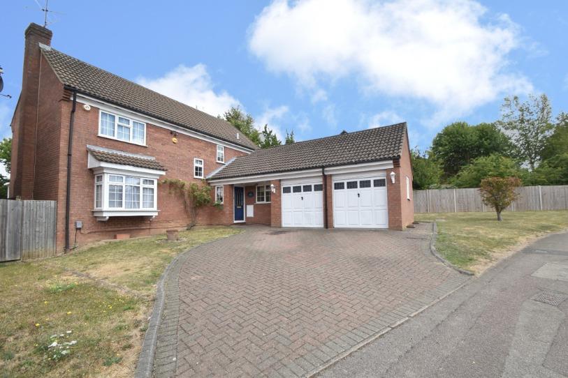 Cromer Way, Luton 4 bed detached house £530,000