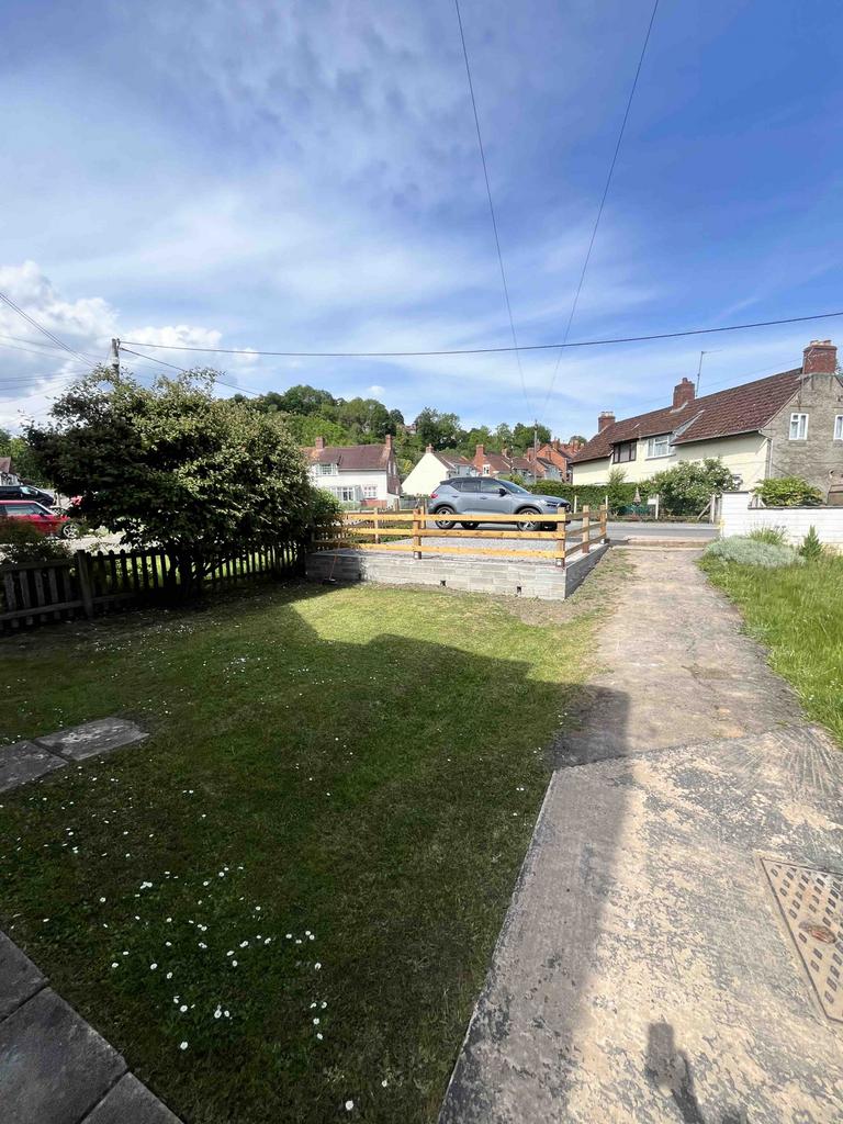 Front garden/parking
