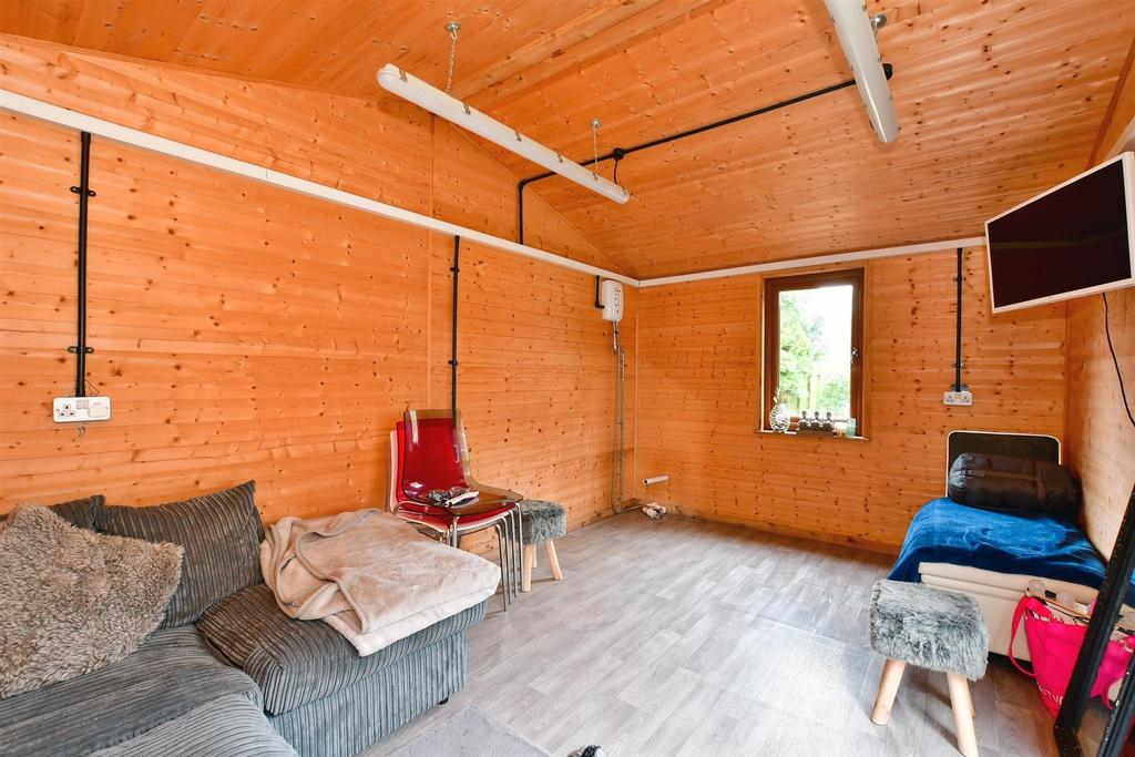 Workshop/Outbuildings