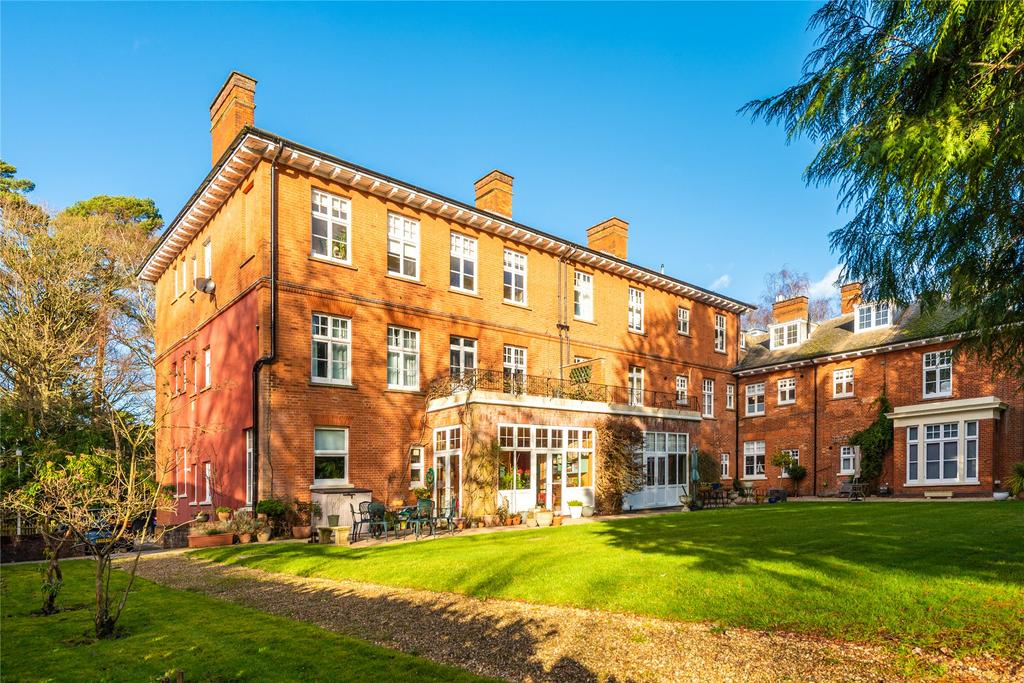 Heath Lane, Aspley Heath... 2 bed apartment £550,000