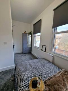 1 bedroom in a house share to rent, Colchester Road, Southend On Sea SS2