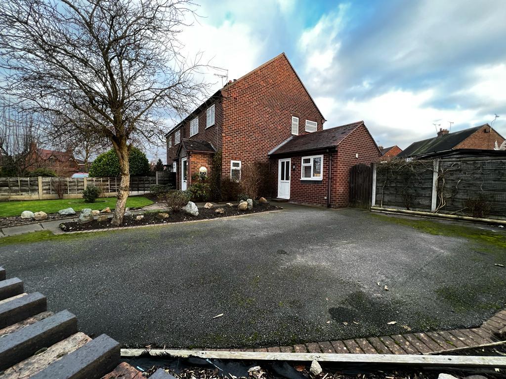 Third Avenue, Sandbach, CW11 3 bed semidetached house £230,000