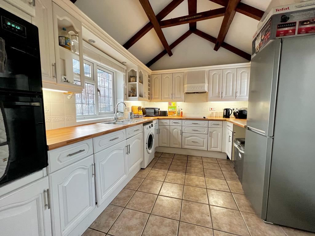 Third Avenue, Sandbach, CW11 3 bed semidetached house £230,000