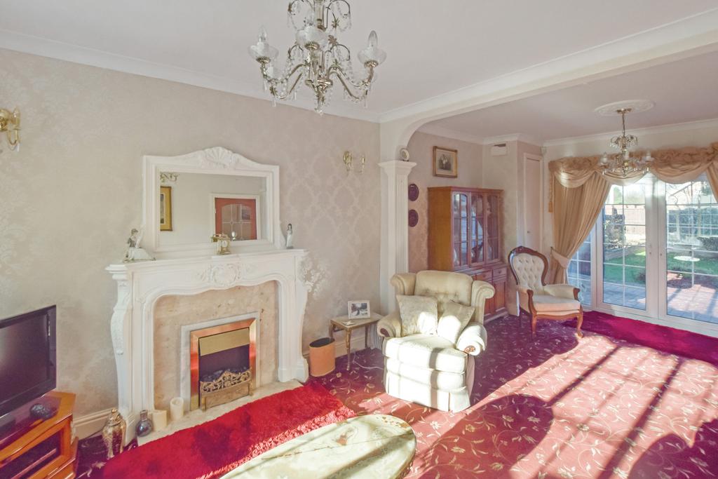 Wilmere Lane, Widnes, WA8 5UR 3 bed detached house £500,000