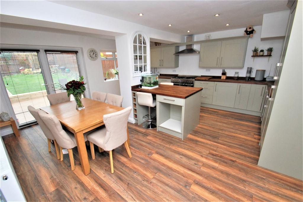 Mitchell Gardens, South Shields 4 bed end of terrace house £215,000