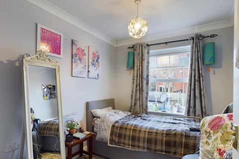 24 Bernardines Way, Buckingham, MK18 1BF