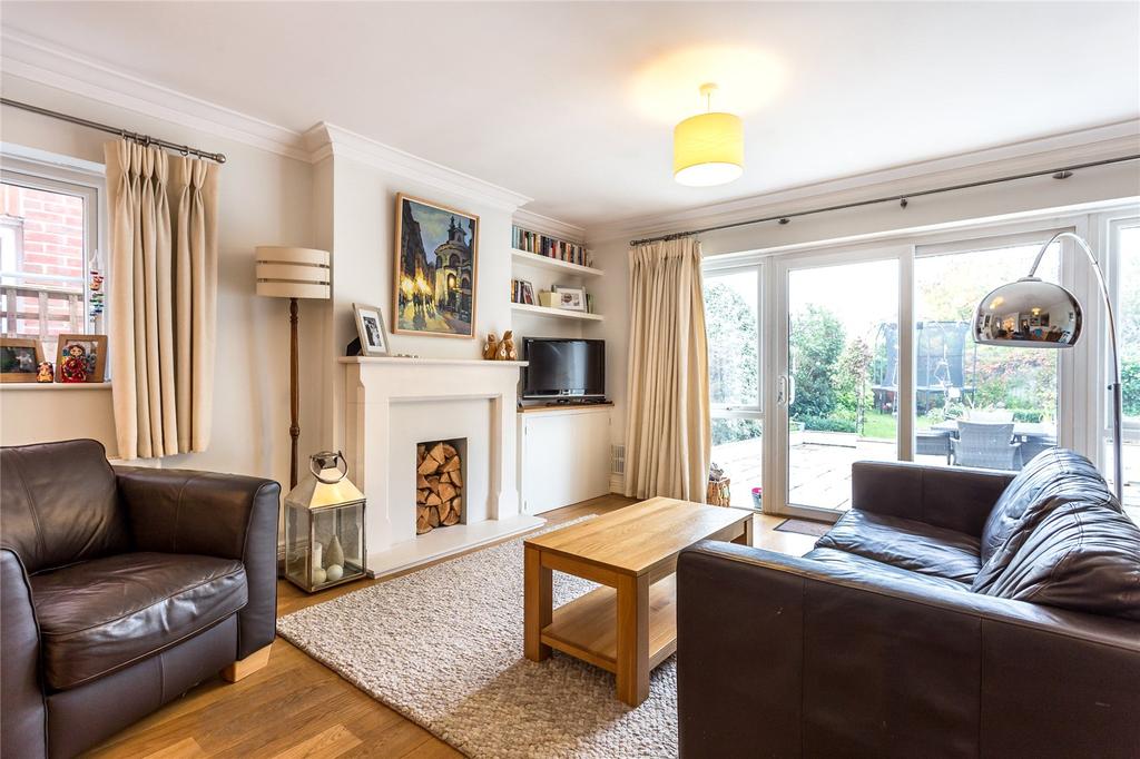Hatch Lane, Windsor, Berkshire, SL4 4 bed semidetached house £2,475
