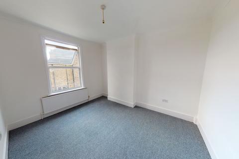 3 bedroom terraced house to rent - Strode Rd