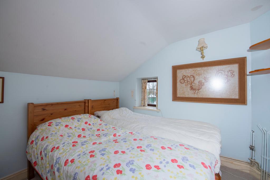 A page   110123 Ash Tree Cottage Penmaen 02.jpg