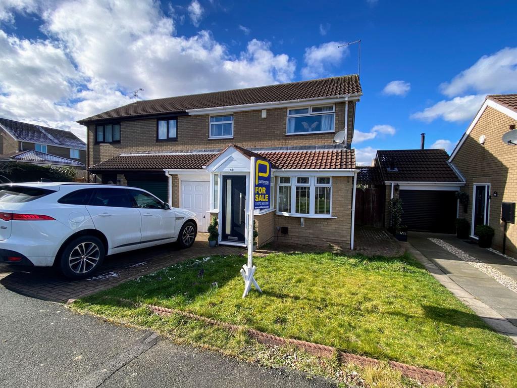 Hazelmere Crescent, Cramlington, Northumberland, NE23 2FJ 3 bed semi