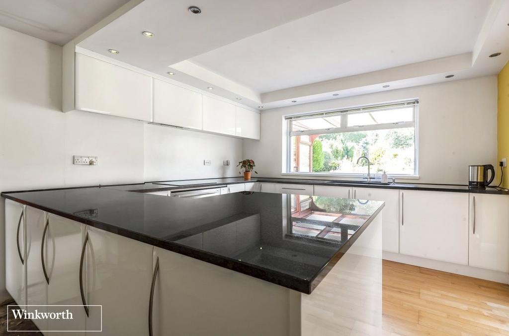 Wolverton Common, Tadley, Hampshire, RG26 3 bed bungalow for sale £