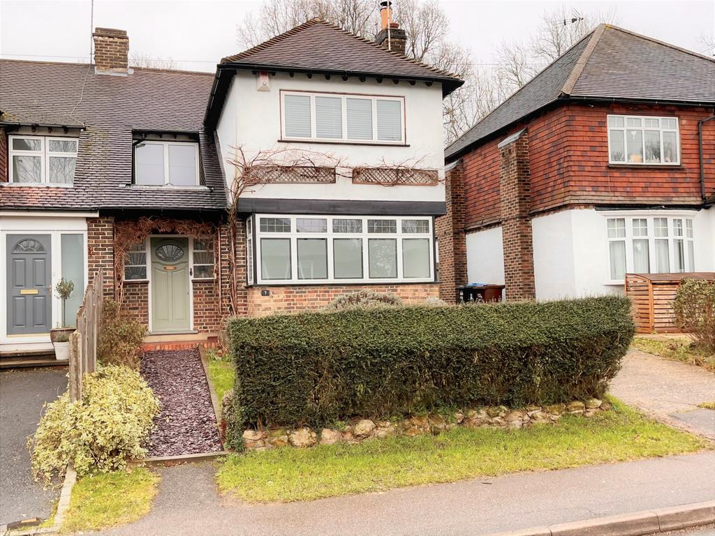 Gordons Road, Oxted, Surrey, RH8 0LN 3 bed semidetached house £2,500