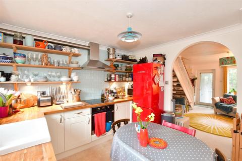 6 Carpenters Croft, East Hoathly, Lewes, BN8 6DL