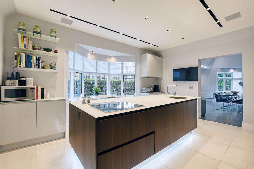 Wellgarth Road, London NW11 4 bed detached house for sale £3,150,000