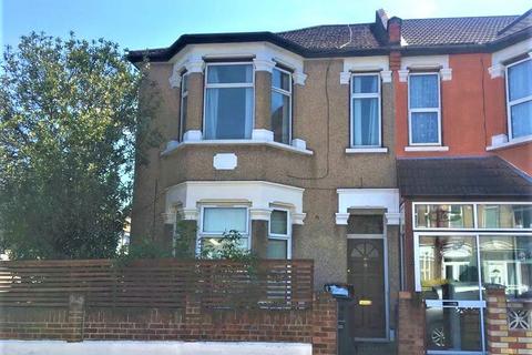 2 bedroom flat to rent, Monteagle Avenue, IG11