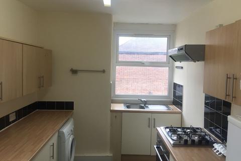 2 bedroom flat to rent, Monteagle Avenue, IG11