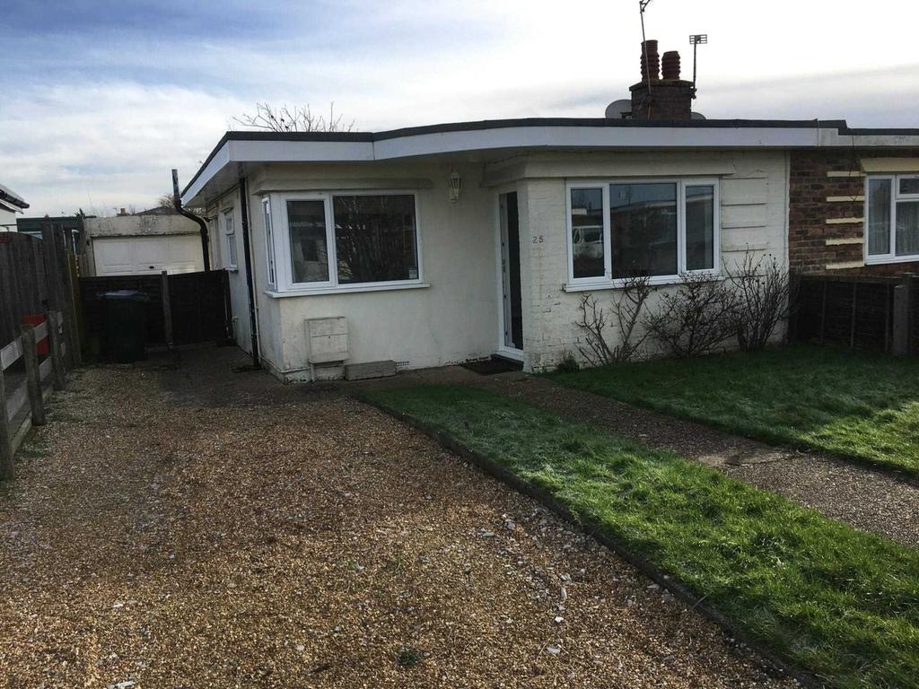 Camber Drive, Pevensey 2 bed semidetached bungalow £1,350 pcm (£312 pw)
