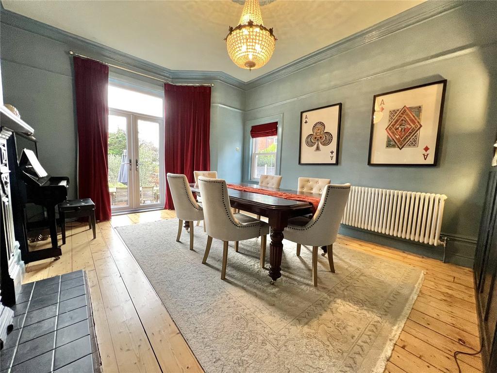 The Crescent, Davenport, Stockport, SK3 5 bed semidetached house £