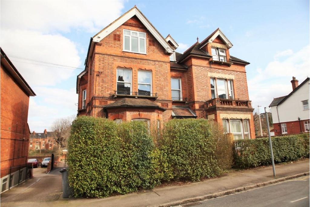 Russell Street, Reading, RG1 1 bed apartment £995 pcm (£230 pw)