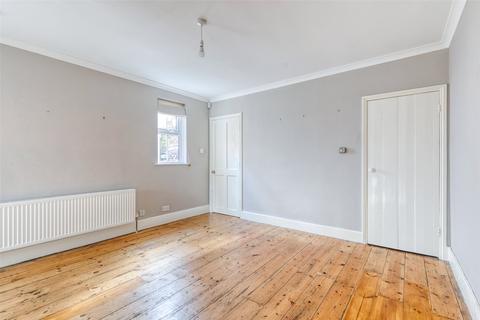 6 Farm Close, Ascot, SL5 7AR