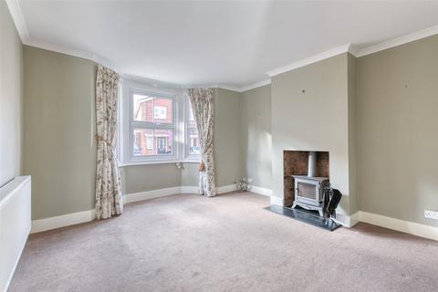 6 Farm Close, Ascot, SL5 7AR