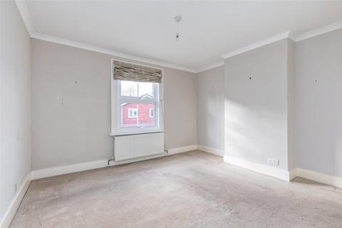 6 Farm Close, Ascot, SL5 7AR