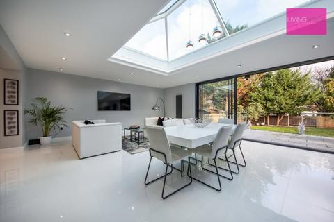 undefined, Derwent Avenue, Roehampton