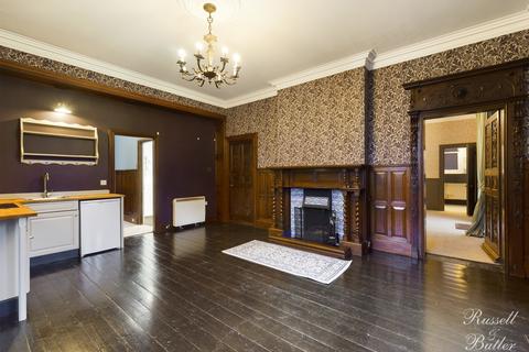 2 bedroom apartment to rent, Buckingham Road, Winslow, MK18