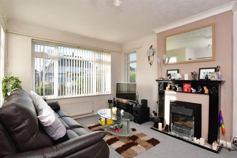 2 bedroom ground floor flat for sale - Shaftesbury Avenue, Goring-By-Sea, Worthing, West Sussex