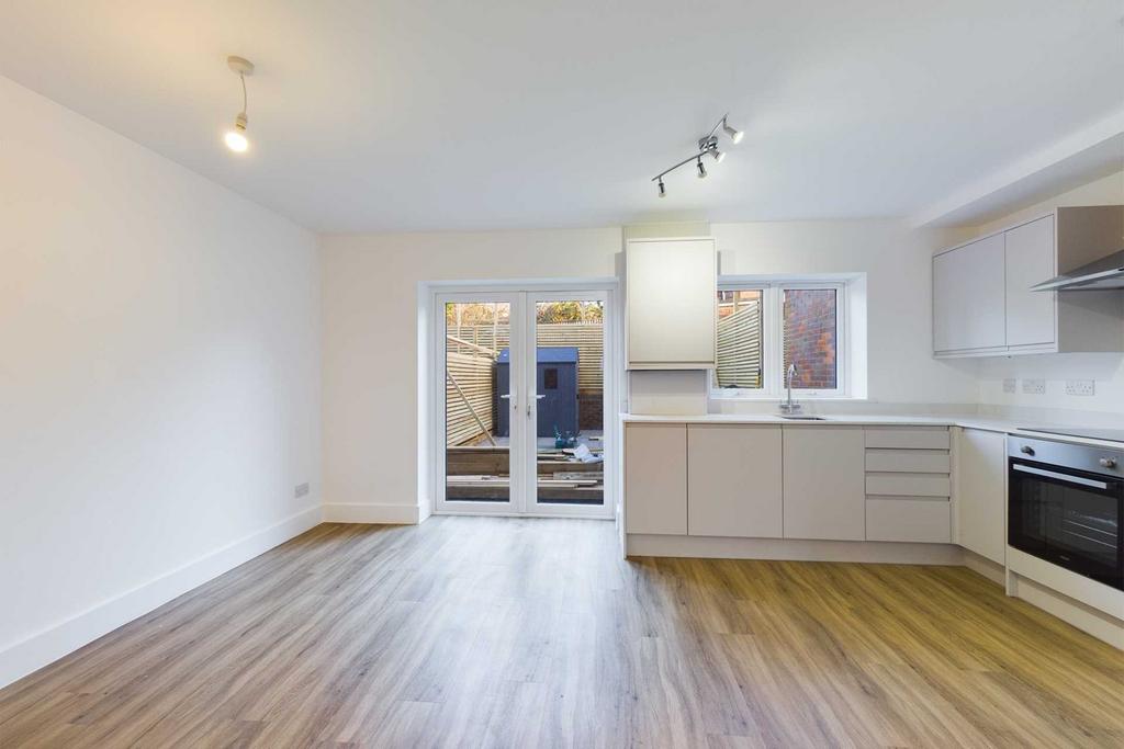 Highfield Lane, Hemel Hempstead 2 bed house £425,000