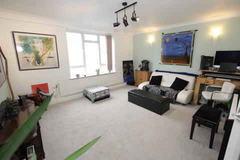 1 bedroom flat for sale, Howard Square, Eastbourne, BN21 4BH