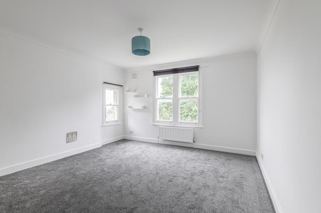 Belvedere Road Crystal Palace SE19 2 bed apartment £1,650 pcm (£381 pw)