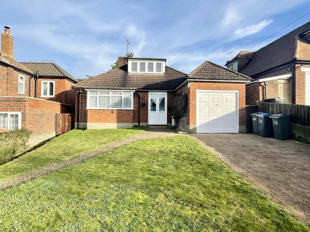 Coulsdon Rise, Coulsdon 2 bed detached bungalow £1,800 pcm (£415 pw)