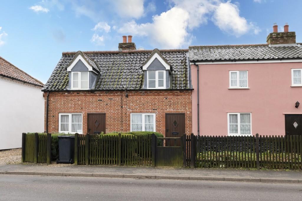 Market Street, Shipdham 2 bed terraced house £750 pcm (£173 pw)