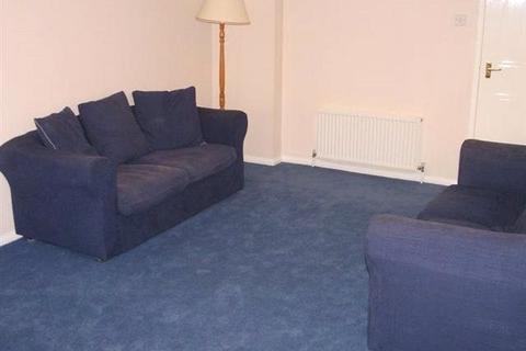 3 bedroom end of terrace house to rent, McDonald Road, Edinburgh, EH7