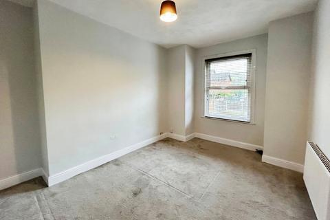 2 bedroom flat to rent, Springfield Road, Sale, Greater Manchester, M33