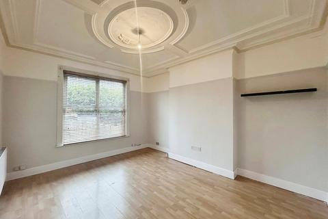 2 bedroom flat to rent, Springfield Road, Sale, Greater Manchester, M33
