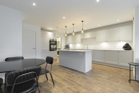 4 bedroom semi-detached house for sale - Prestbury Road, Cheltenham GL52 3DD