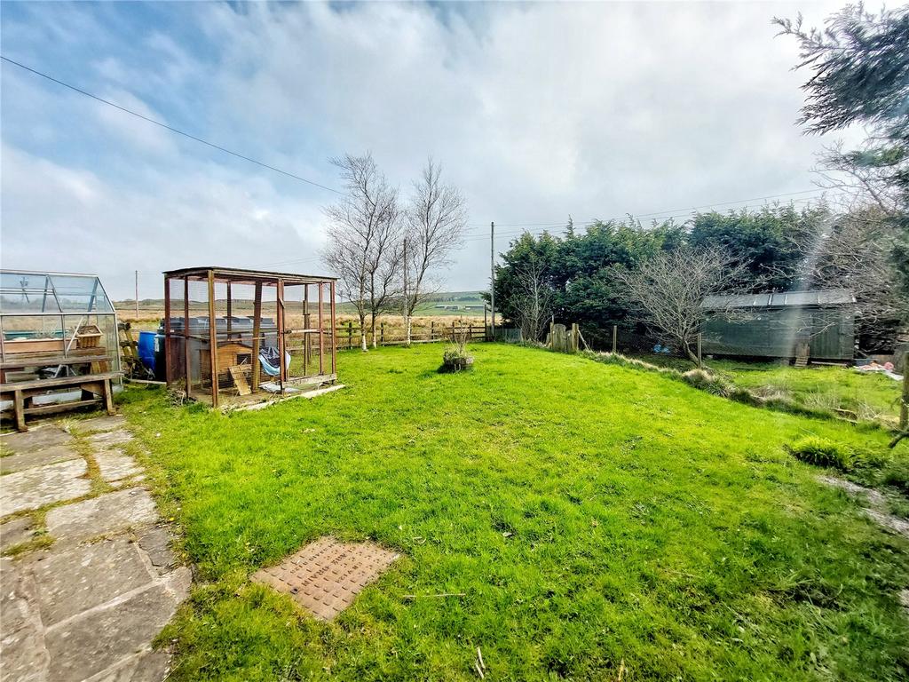 Tong Lane, Bacup, Lancashire, OL13 3 bed detached house for sale £300,000