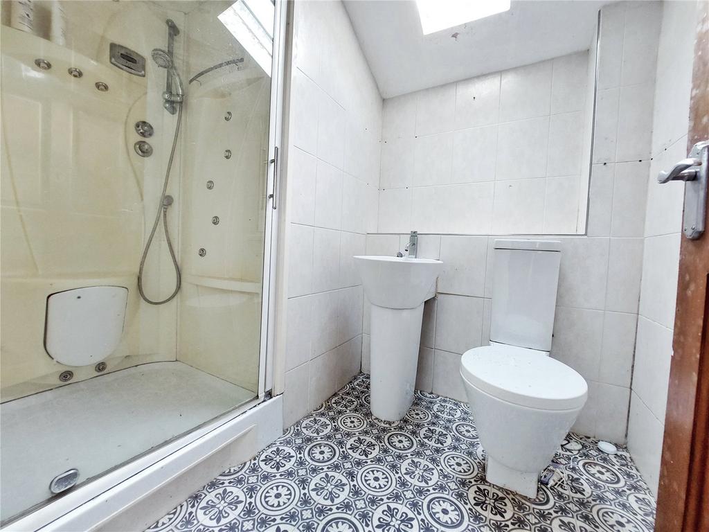 En-Suite Shower