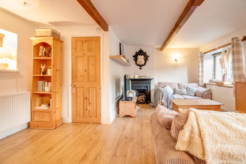 Radcliffe Road, Slaithwaite 2 bed terraced house £210,000