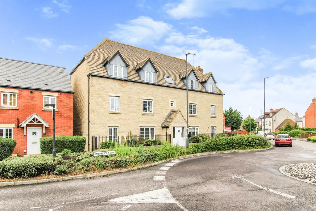 Mir Crescent, Oakhurst, Swindon 1 bed apartment £700 pcm (£162 pw)