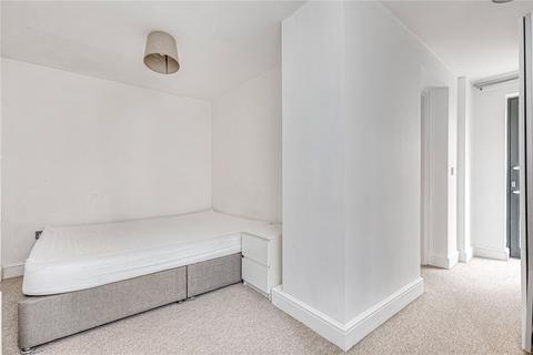 2 bedroom flat to rent, St. John's Hill, Battersea, London