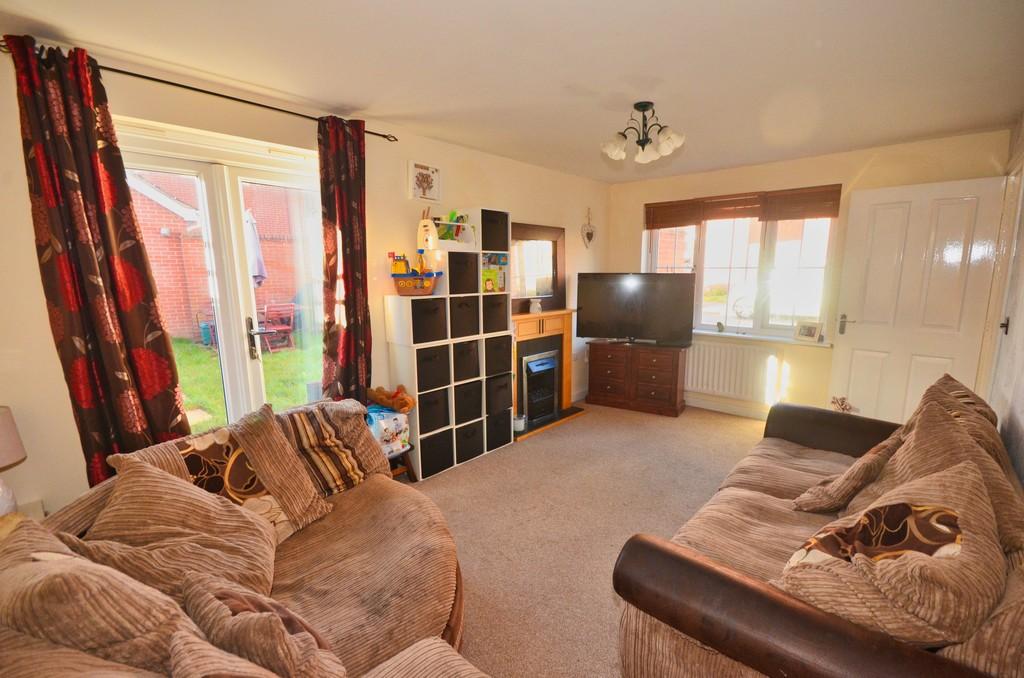 Ayr Close, Corby 3 bed semidetached house £259,000