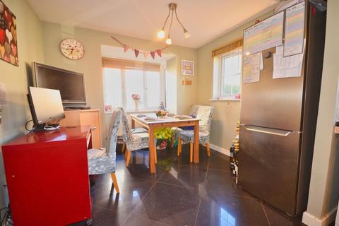 14 Ayr Close, Oakley, Corby, NN18 8QU