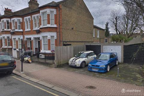 Garage to rent, St. Ann's Hill, London SW18